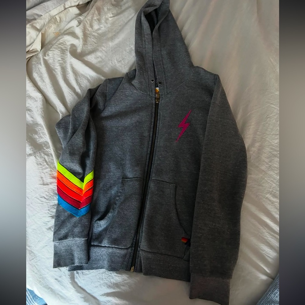 avaiter nation zip up!